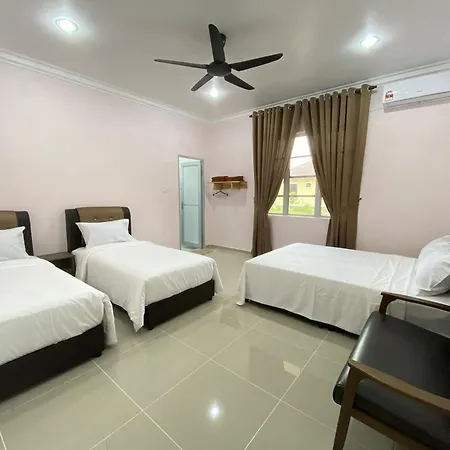 Okaasan'S House Villa Kampong Ayer Tawar  Exterior photo